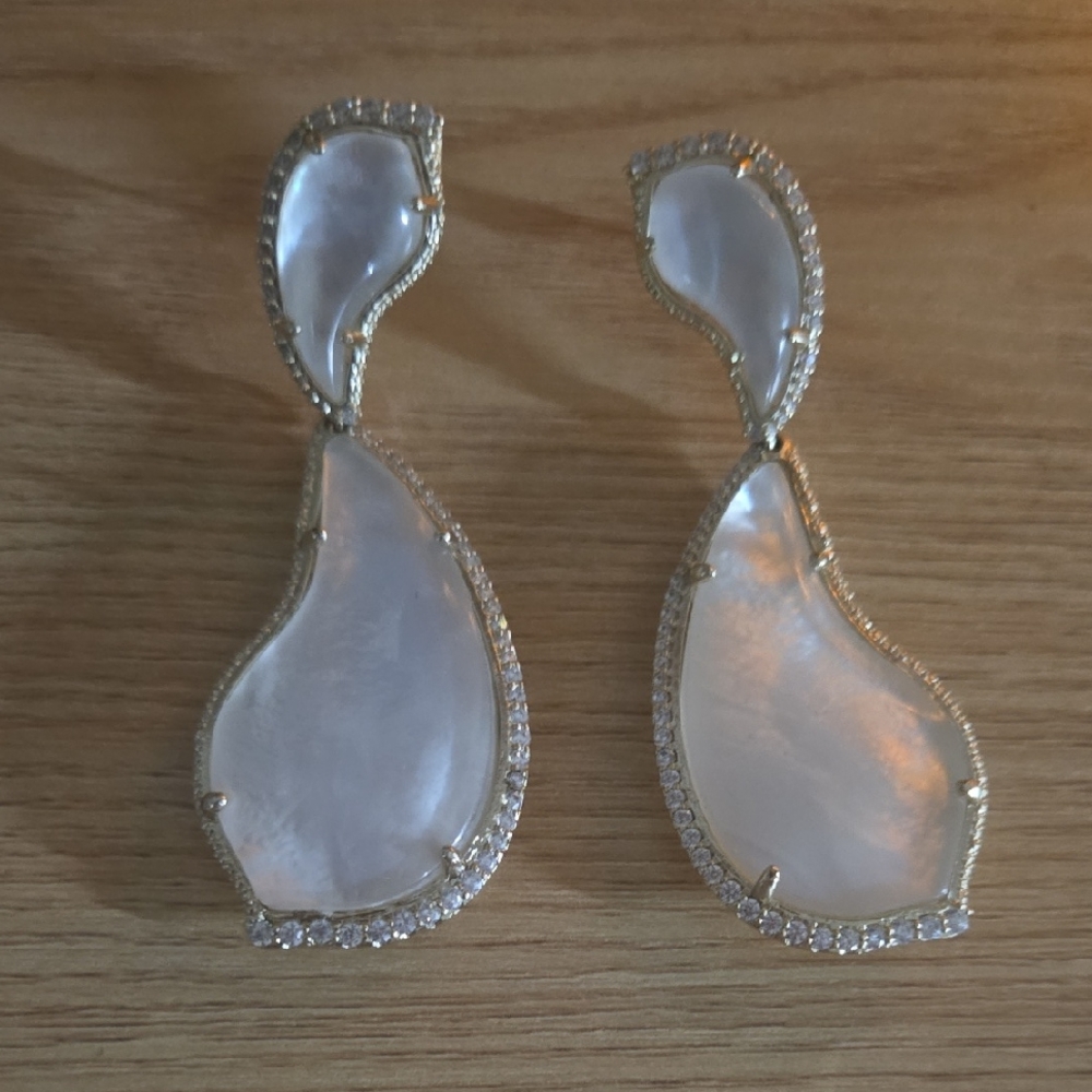 Kendra Scott Iridescent Gold Earrings